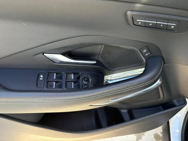 JAGUAR E-Pace usata, con Fari Xenon