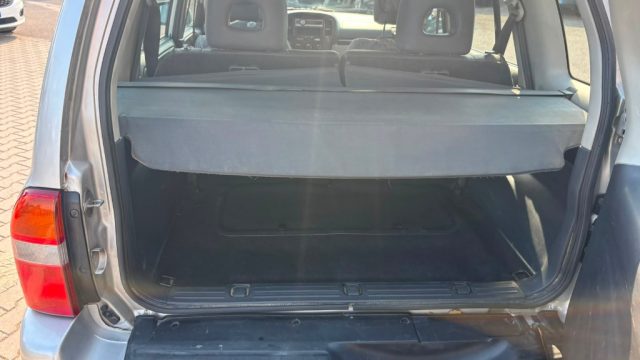 SUZUKI Grand Vitara usata, con Sedile posteriore sdoppiato