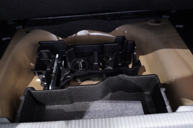 PEUGEOT 2008 usata, con Airbag testa