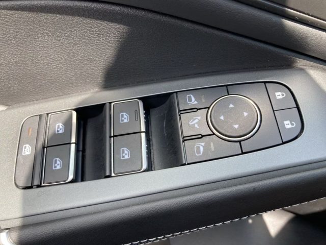 NISSAN Qashqai usata, con Autoradio