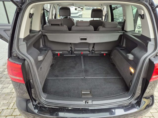 VOLKSWAGEN Touran usata, con Fendinebbia