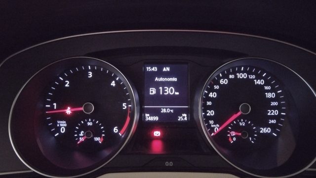 VOLKSWAGEN Passat usata 33