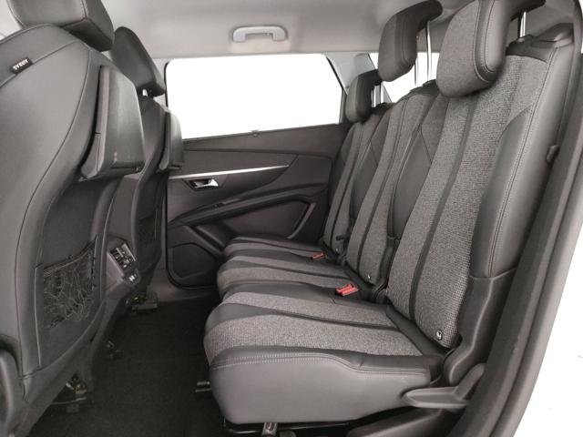 PEUGEOT 5008 usata, con Sistema di navigazione