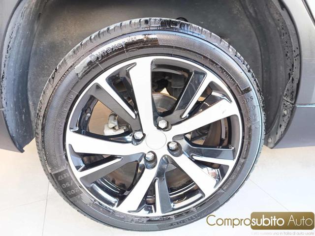 PEUGEOT 2008 usata, con Sedile posteriore sdoppiato