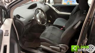 TOYOTA Yaris usata 4