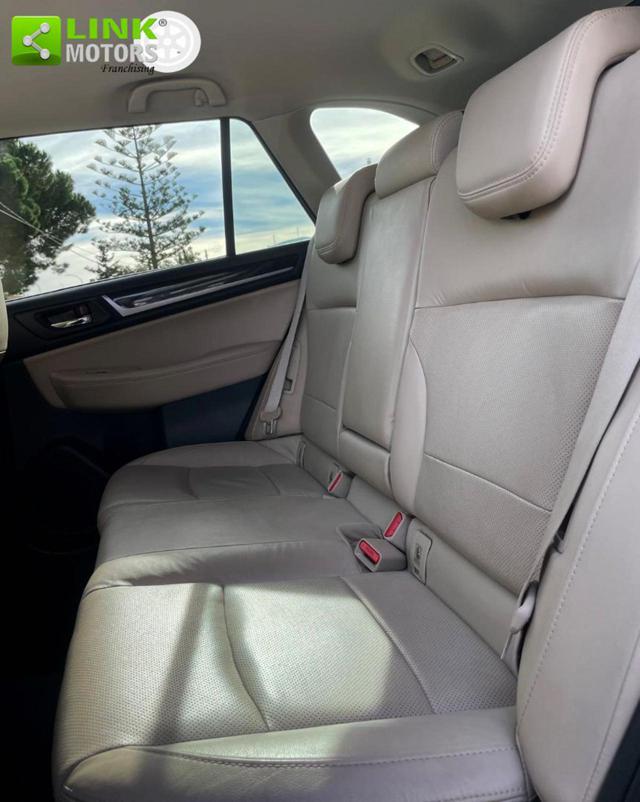SUBARU OUTBACK usata, con Sedile posteriore sdoppiato