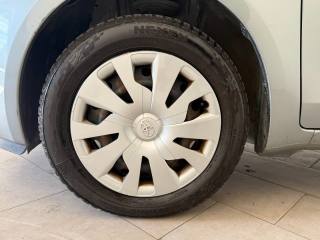 TOYOTA Yaris usata 7