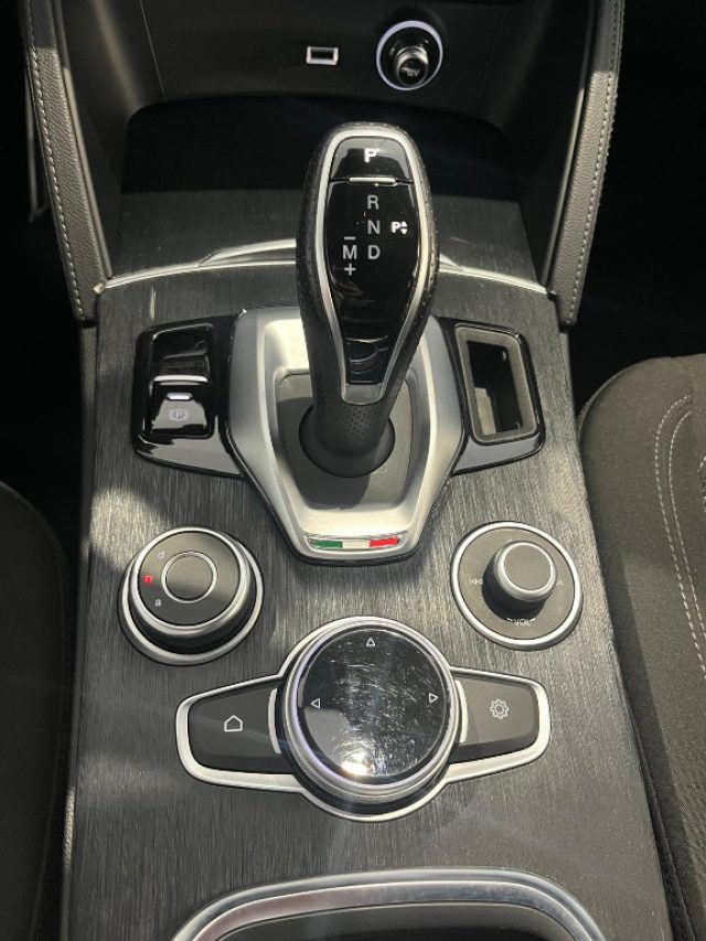 ALFA ROMEO Stelvio usata, con Portellone posteriore elettrico