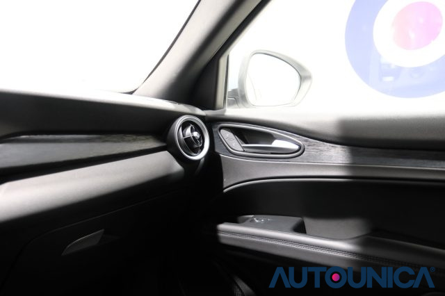 ALFA ROMEO Stelvio usata, con Specchietti laterali elettrici