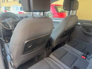 VOLKSWAGEN Touran usata, con Fendinebbia