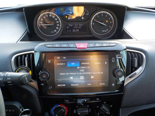 LANCIA Ypsilon usata, con Apple CarPlay