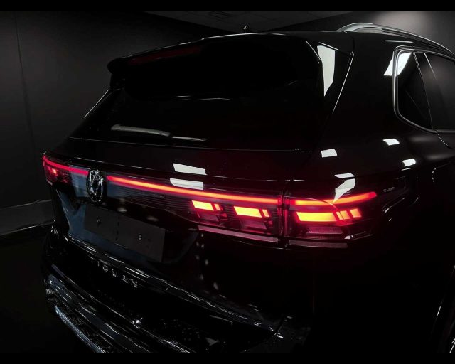 VOLKSWAGEN Tiguan usata, con Sedile posteriore sdoppiato