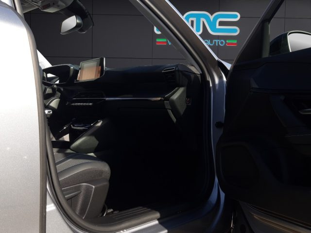 PEUGEOT 2008 usata, con Vetri oscurati