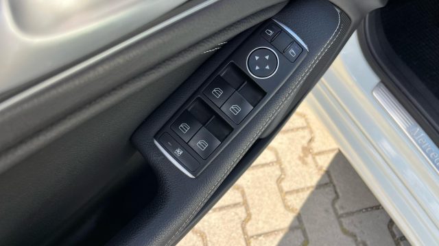 MERCEDES-BENZ A 180 usata, con Climatizzatore