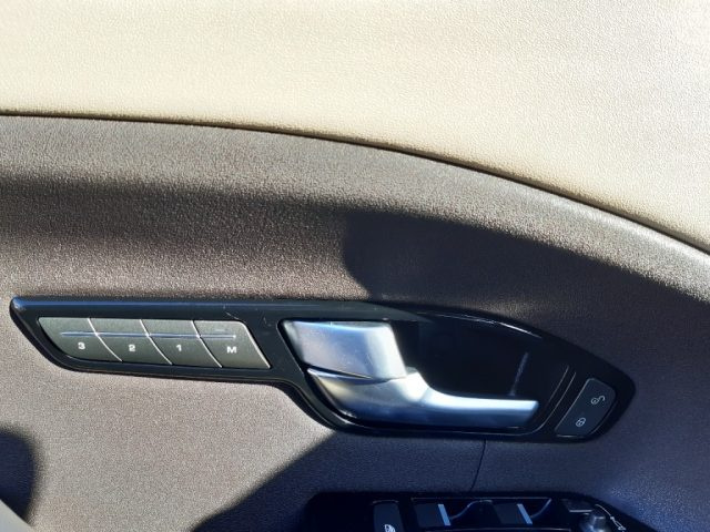 LAND ROVER Range Rover Evoque usata, con Regolazione elettrica sedili