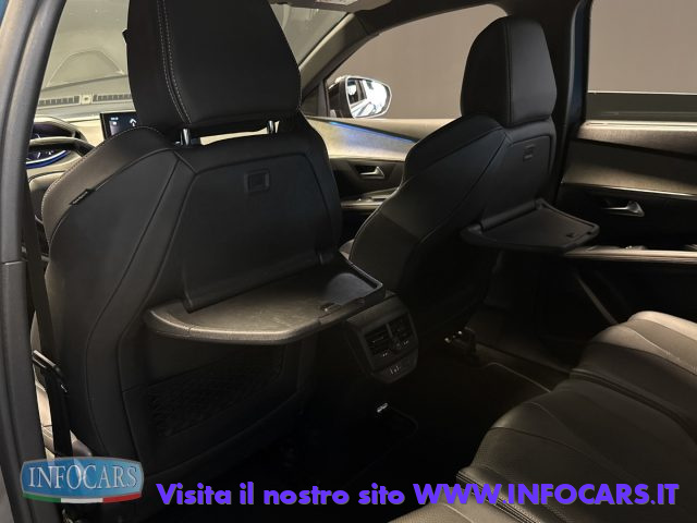 PEUGEOT 5008 usata, con Touch screen
