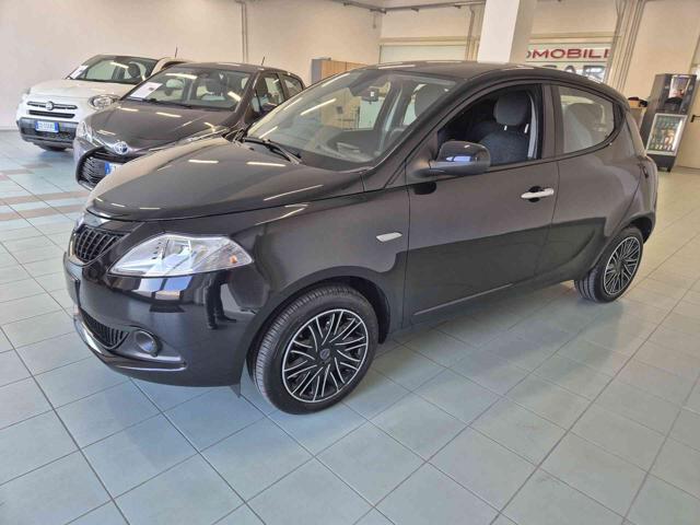 LANCIA Ypsilon usata, con Autoradio