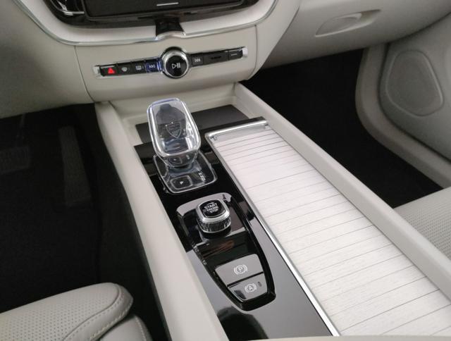 VOLVO XC60 usata, con Touch screen