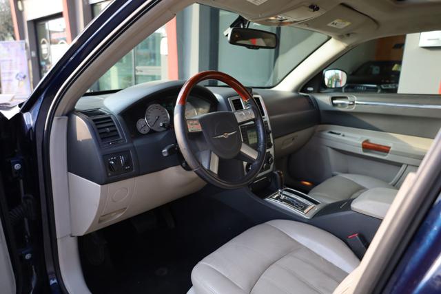 CHRYSLER 300C usata, con Freno di stazionamento elettrico