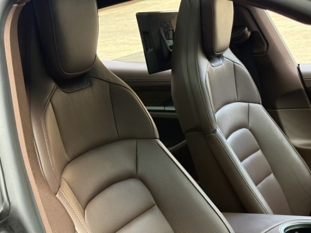 PORSCHE Taycan usata, con Park Distance Control