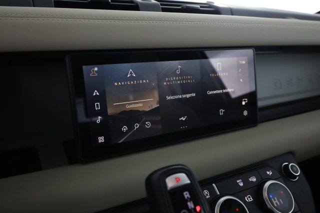 LAND ROVER Defender usata 15