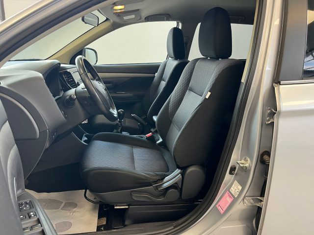 MITSUBISHI Outlander usata, con Climatizzatore