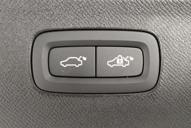 VOLVO XC90 usata, con Sensori di parcheggio posteriori