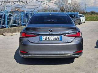 LEXUS ES 300 usata, con Autoradio