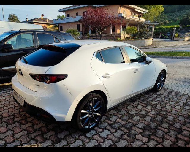 MAZDA 3 usata, con Sedile posteriore sdoppiato