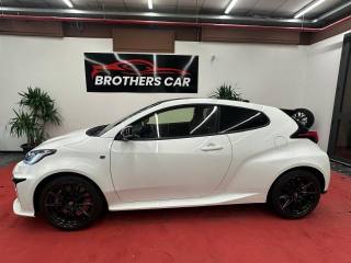 TOYOTA Yaris usata, con Autoradio