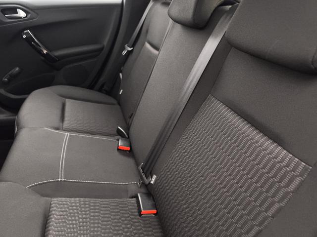 PEUGEOT 208 usata, con Sedile posteriore sdoppiato