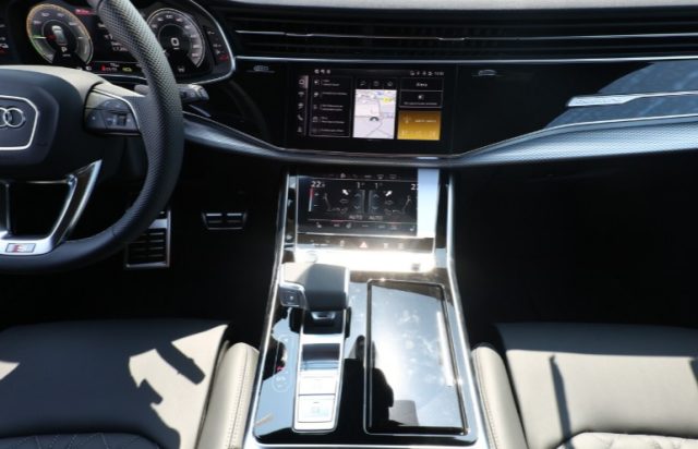 AUDI Q8 usata, con Chiusura centralizzata