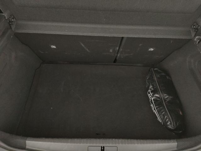 OPEL Corsa usata, con USB