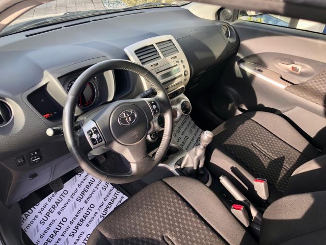 TOYOTA Urban Cruiser usata, con Cerchi in lega