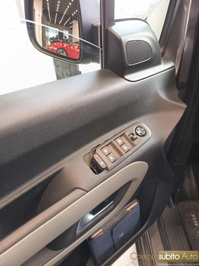 PEUGEOT Rifter usata, con Airbag testa