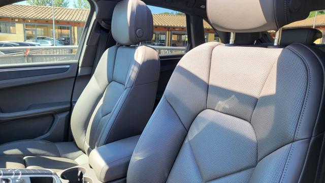 PORSCHE Macan usata, con Autoradio