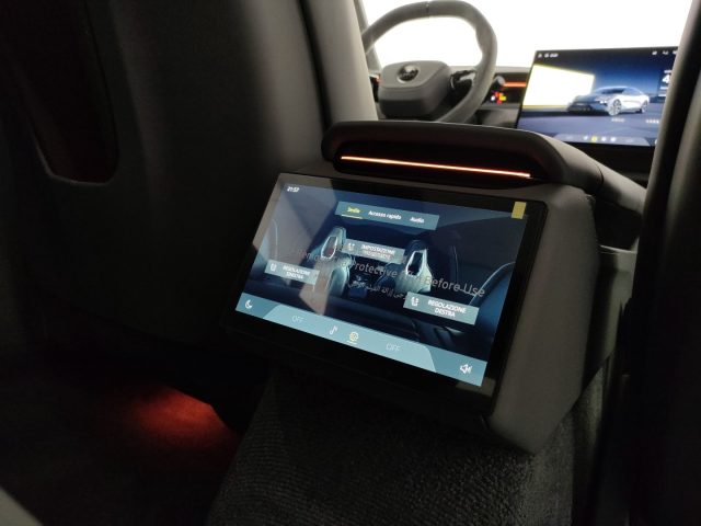 LOTUS Emeya usata, con USB