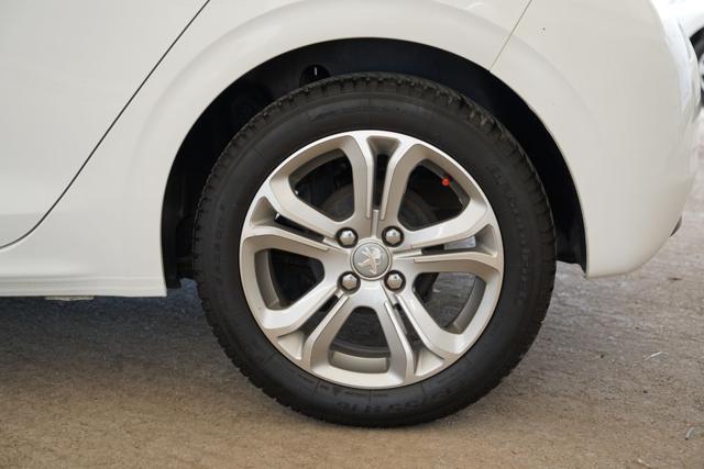 PEUGEOT 208 usata, con Controllo trazione