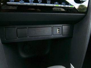 TOYOTA Yaris usata 36