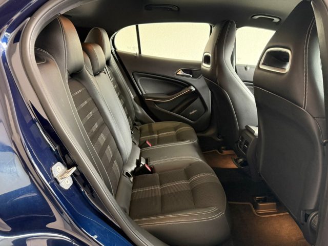 MERCEDES-BENZ GLA 200 usata, con Specchietti laterali elettrici