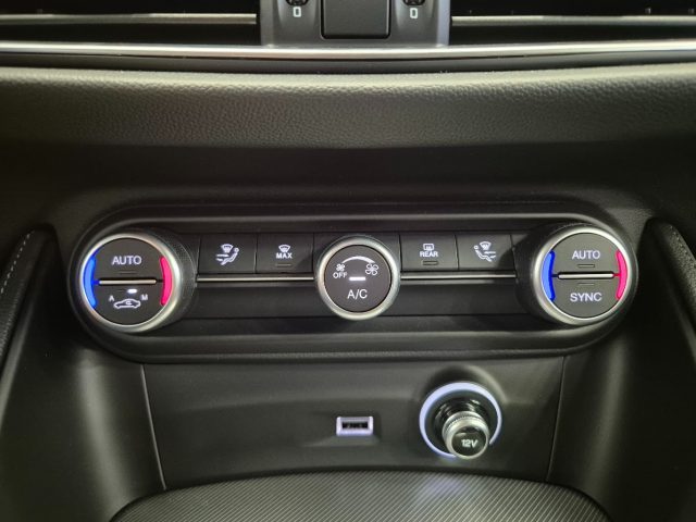 ALFA ROMEO Stelvio usata, con Autoradio digitale