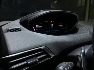 PEUGEOT 5008 usata, con Sistema di navigazione