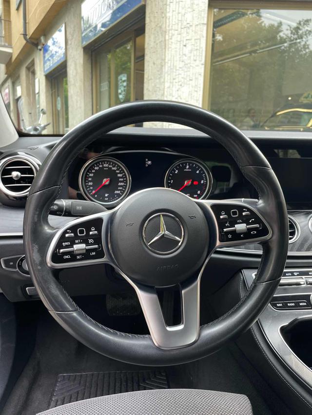 MERCEDES-BENZ E 200 usata, con Controllo trazione