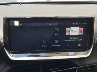 PEUGEOT 2008 usata, con Sistema di navigazione