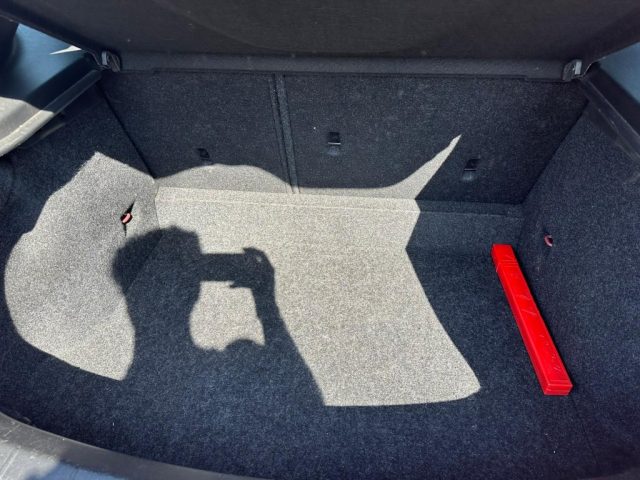 VOLVO V40 usata, con USB