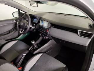RENAULT Clio usata, con Autoradio digitale