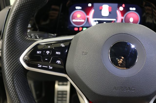 VOLKSWAGEN Golf usata, con Sensori di parcheggio posteriori