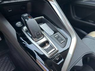 PEUGEOT 3008 usata, con Controllo automatico clima