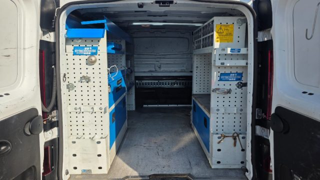 RENAULT Trafic usata, con Sensori di parcheggio posteriori