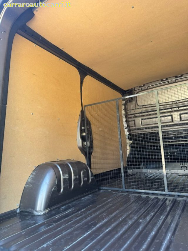 NISSAN NV300 usata 26